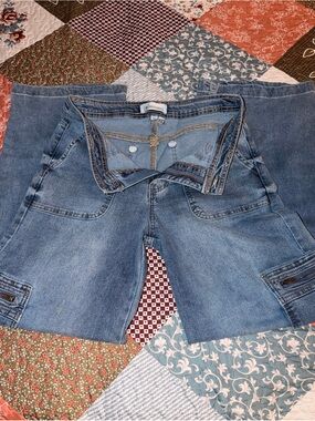 RE Generation by Celebrity Pink Wide Leg Cargo Jeans 9/29 Light Wash Utility